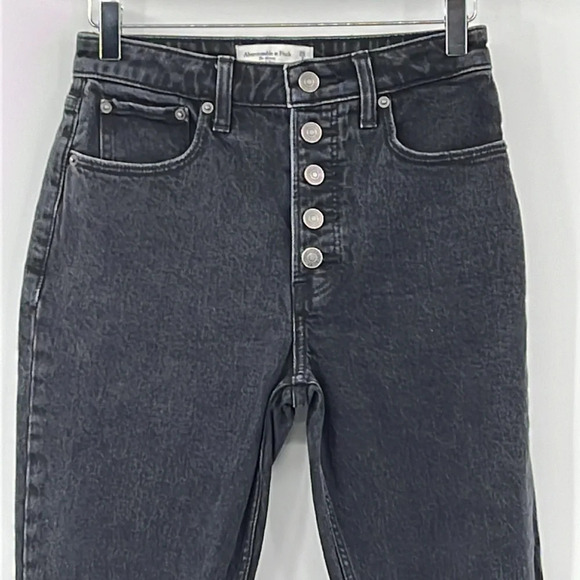 Abercrombie & Fitch Curve Love Skinny High Rise Jeans in Black - NWOT - 26/2s - Picture 3 of 10
